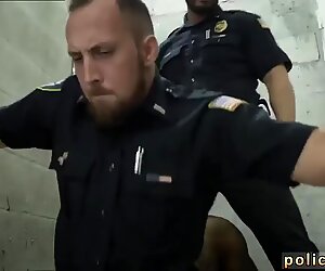 Video giappone orso poliziotto uomini gay sesso e pene grande polizia gay che scopano il poliziotto bianco con