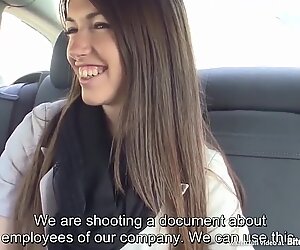 Mrcha stop - česky brunetka jezdí velké péro venku