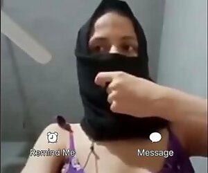 Stupenda muslim bambina cavalcando cazzo per soldi