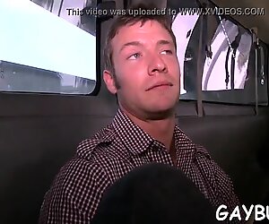 Overvloed aan verzadigde cumshots tijdens hawt homo fuck
