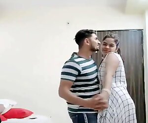 Indiancă locală drăguțe cupluri care se pregătesc pentru sex înainte de a se filma reciproc