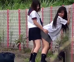 Giapponese adolescente skanks pisciare