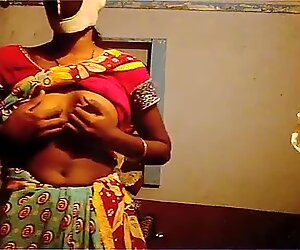 Amatør indisk kone bryster
