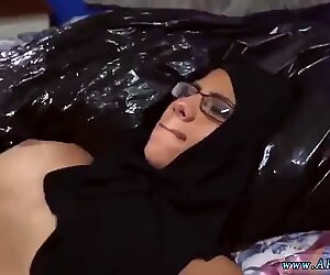 Dominatrice zia sesso - araba ragazza spogliarello e culo grosso