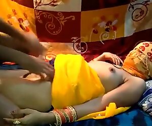 Ấn độ bhabhi desi hôn saree ở nhà sex video