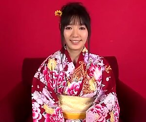Bländande casting längs kimono tjej chiharu
